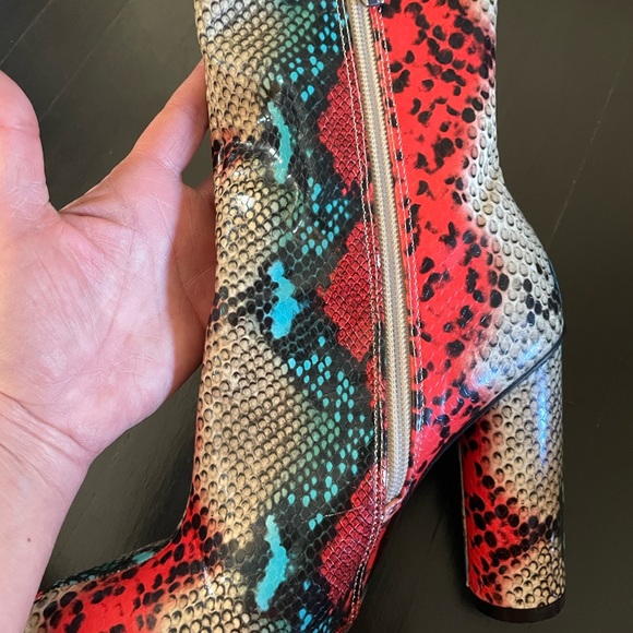 Snake skin design colorful knee high boots - Picture 10 of 10